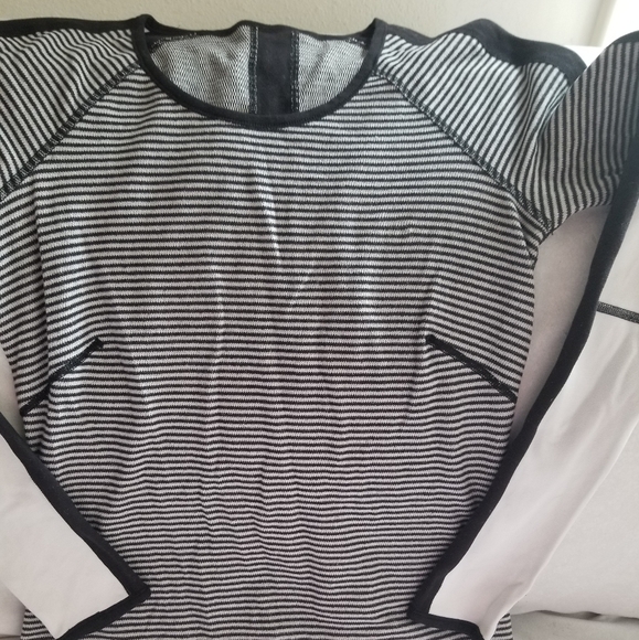 Lululemon Long Sleeve - Picture 4 of 4